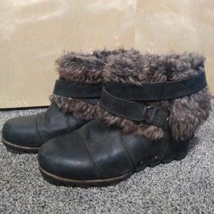 Sorel Joan of Artic ankle wedge faux fur